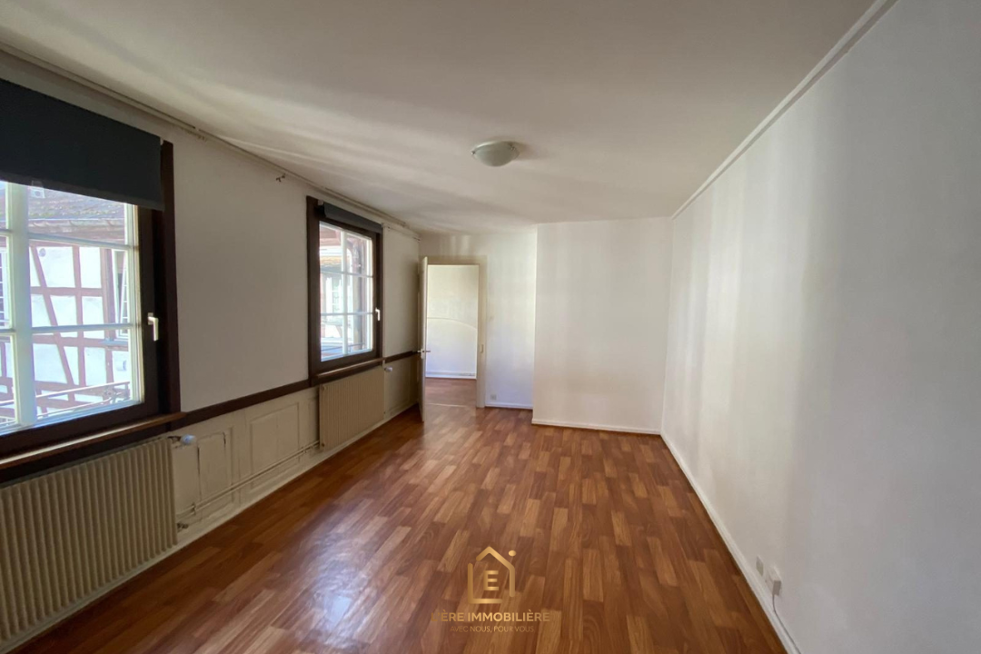 STRASBOURG CENTRE-VILLE   APPARTEMENT 1 PIÈCE AVEC BALCON
